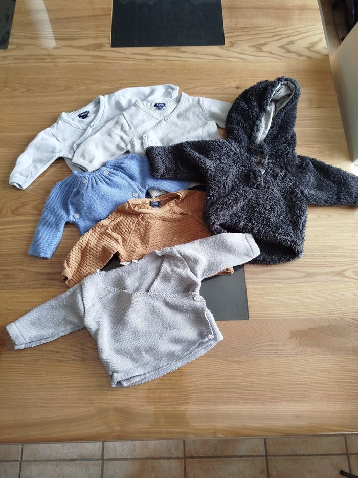 Lot vêtements 1 mois garçon - photo numéro 5