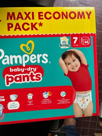 Couches Pampers taille 7 pants