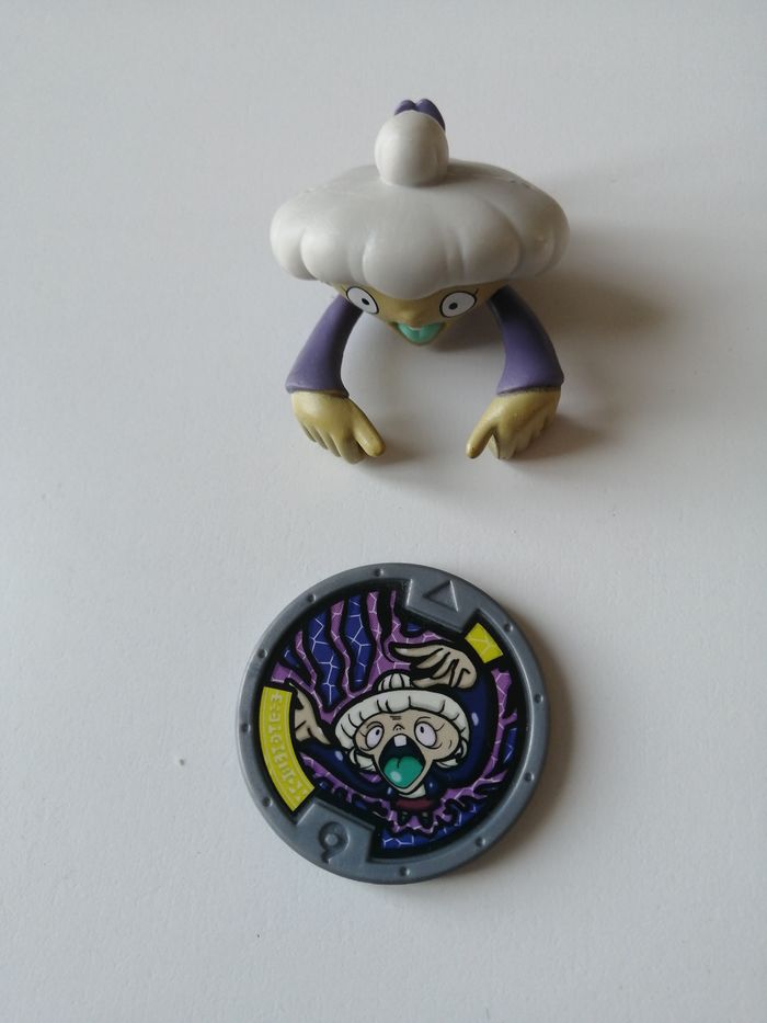 médaille et figurine yo-kaï watch - photo numéro 3