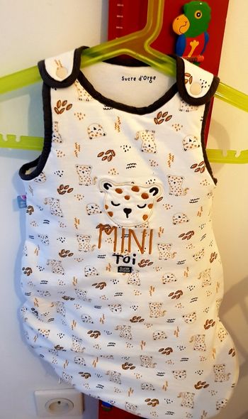 Gigoteuse Sucre d'Orge très bon état 0-1 MOIS 54CM