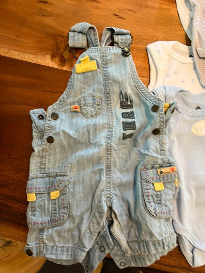 Lot vêtement 1 mois garçon - photo numéro 2