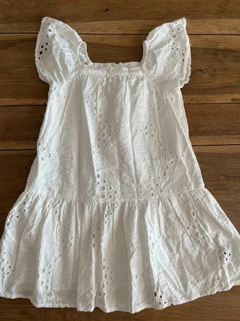 Robe fille blanche avec broderie H&M