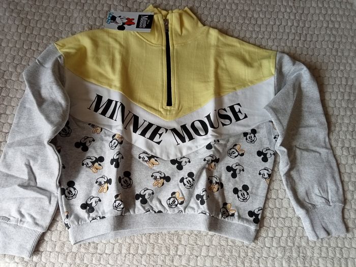 Pull Minnie 9/10 ans - photo numéro 4