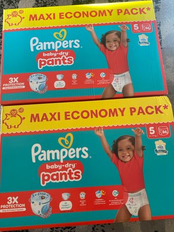 Vends  2 carton de couches Pampers baby dry pants taille 5