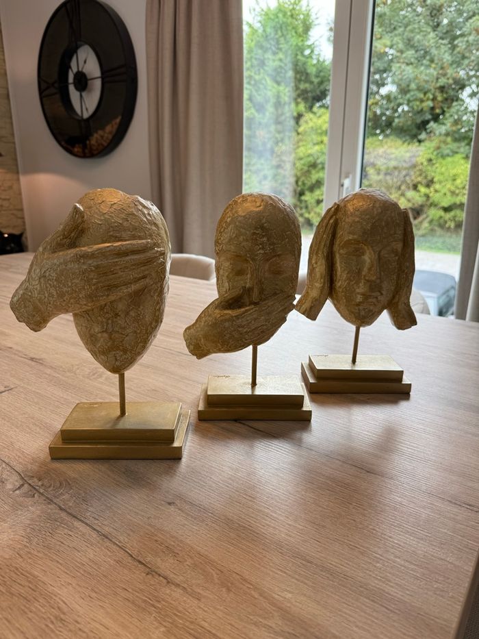 Statues de la sagesse effet or – décoration élégante