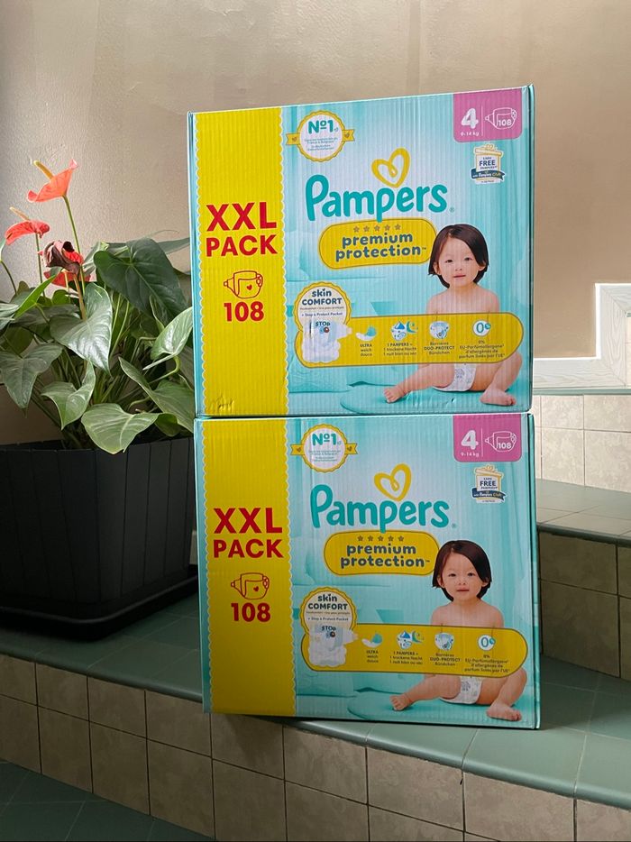 Lot 2 cartons xxl couches Premium T4