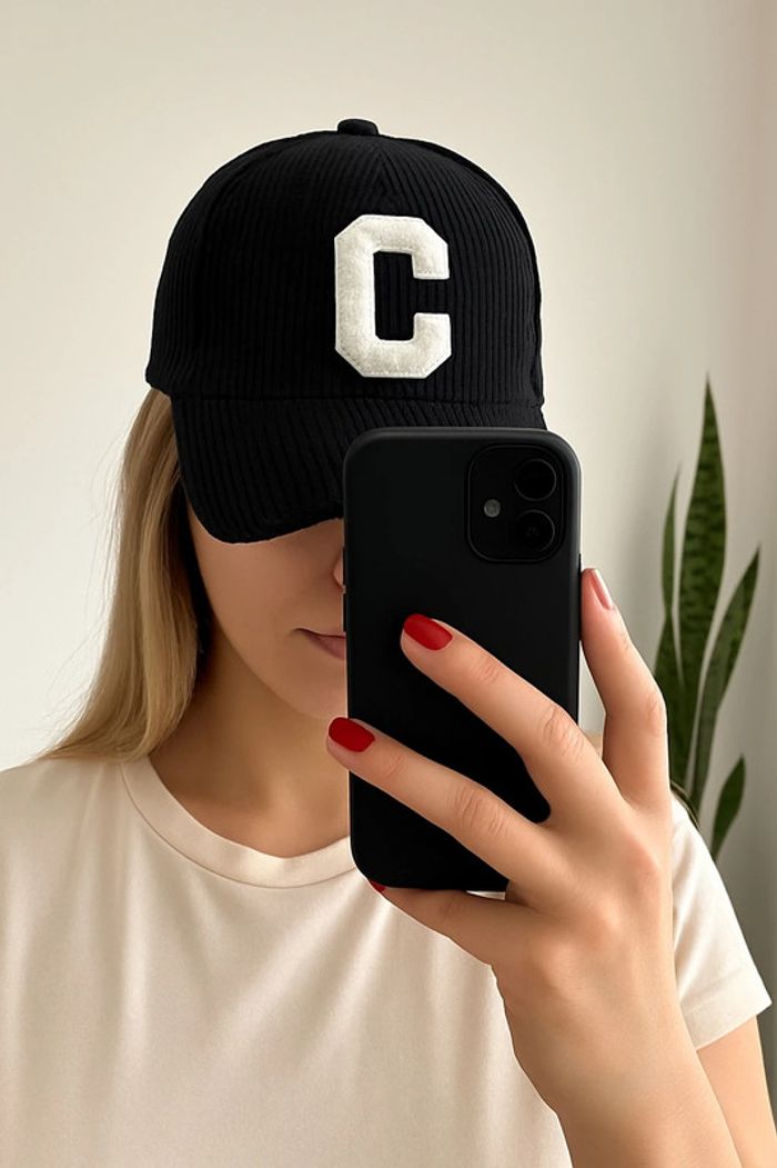 Casquette de baseball noire en velours côtelé, lettre brodée