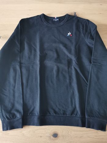 Sweat sans capuche noir le coq sportif 14 ans en très bon état