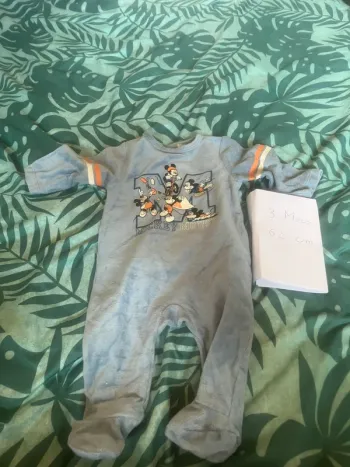 Pyjama Mickey taille 3 mois