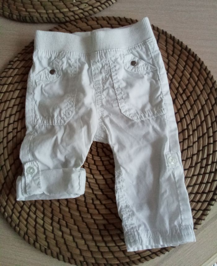 Lot pantalon+ bermuda + tee shirt + chapeau Obaibi taille 3 mois - photo numéro 5