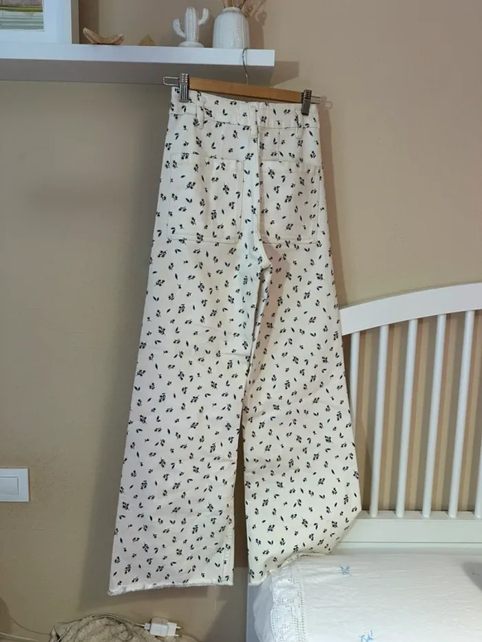 pantalón campana Zara