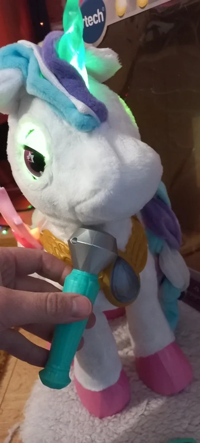 Mila la licorne maquillage magique et chante, son et lumières. de Vtech - photo numéro 10
