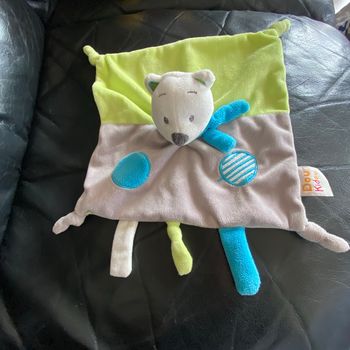 Doudou Ours Plat Vert et Gris Tex 22*22cm