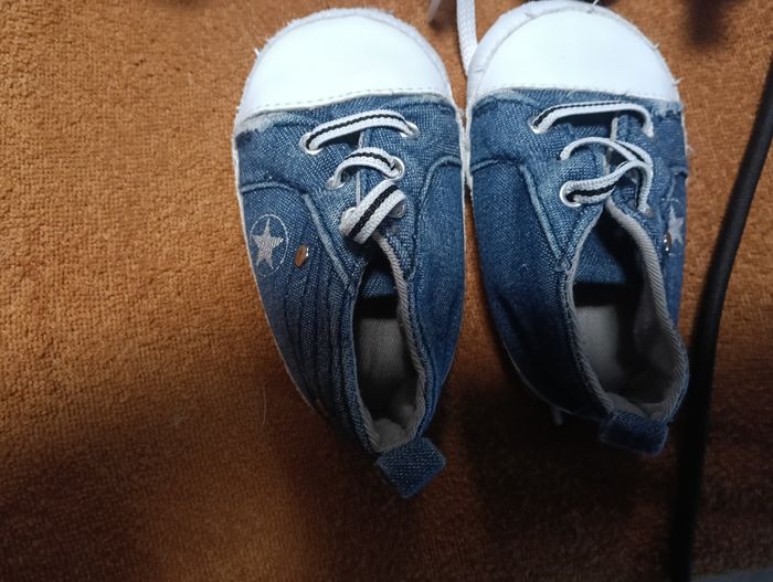 Lot de deux paires de chaussons et 6 paires de chaussures - photo numéro 6