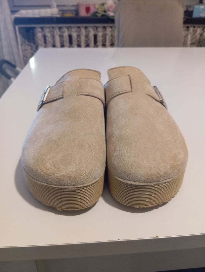 Mulles pointure 38 tel que des Birkenstock