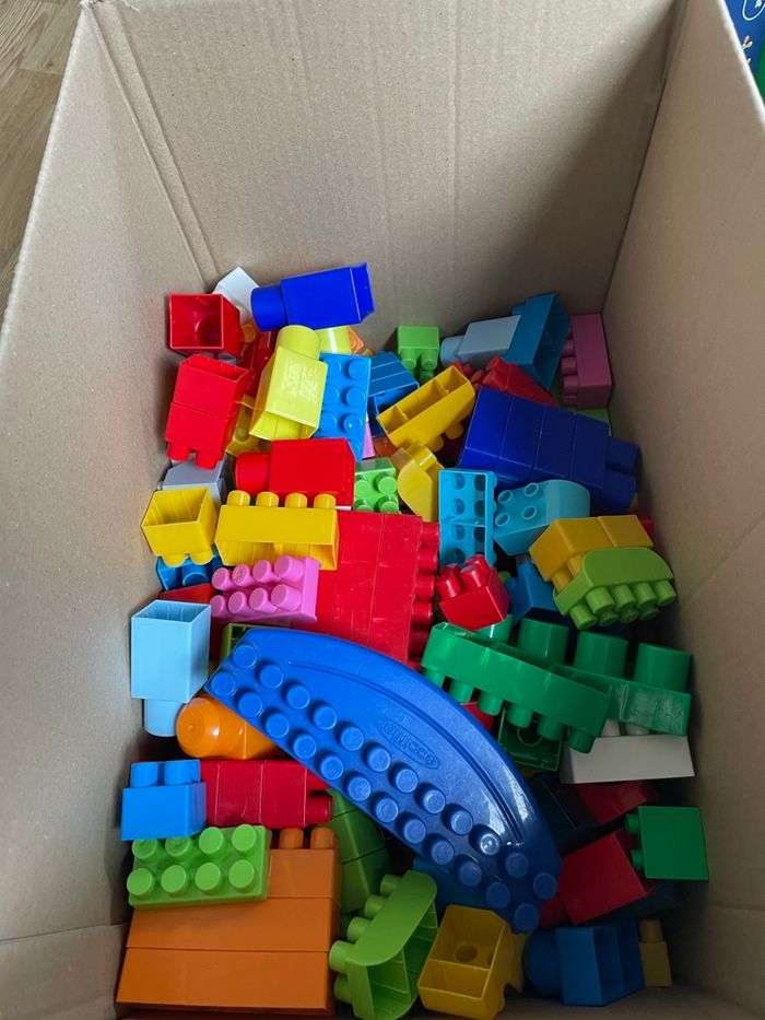 Lot de lego en plastique - photo numéro 2