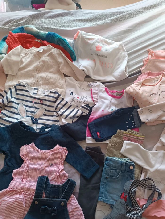 Lot vêtements 6 mois - photo numéro 4