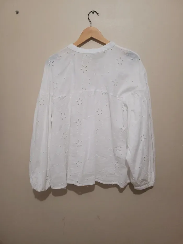 Blouse dentelle kiabi  taille 50 52 - photo numéro 2