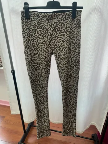Legging léopard Zara fendu sur le bas