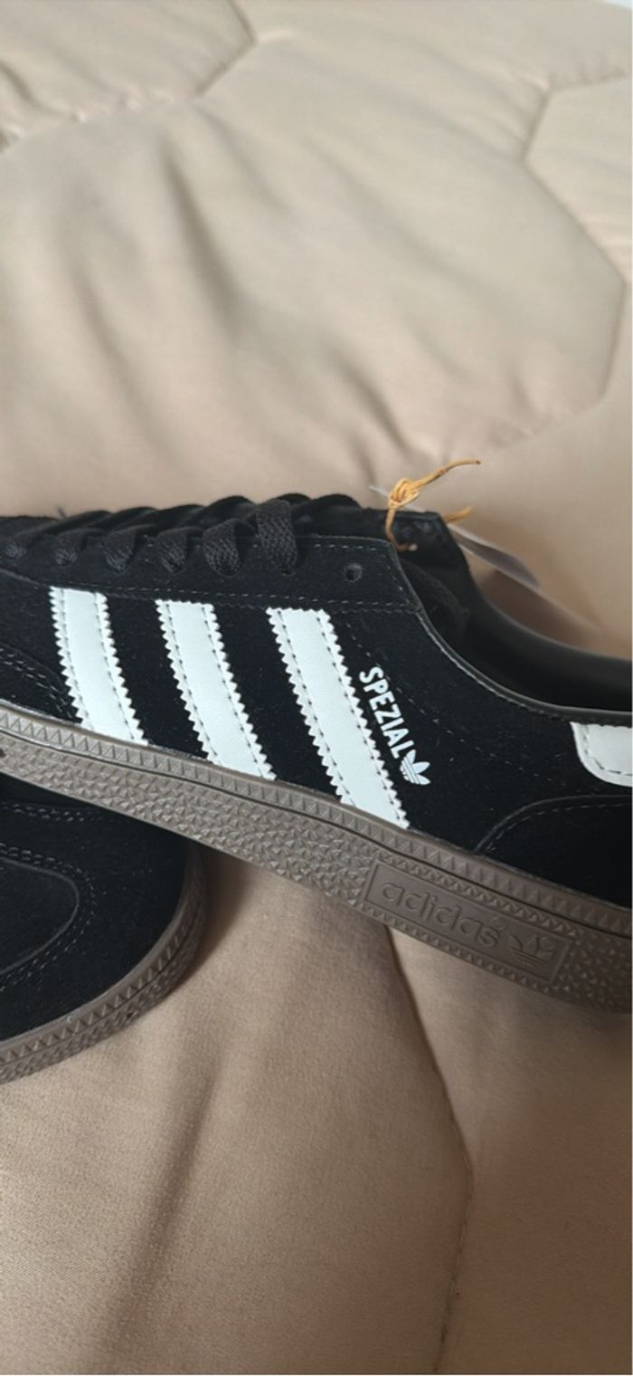 Spezial pointure 39 1/3 - photo numéro 2