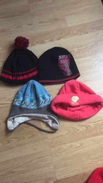 Lot de 4 bonnets