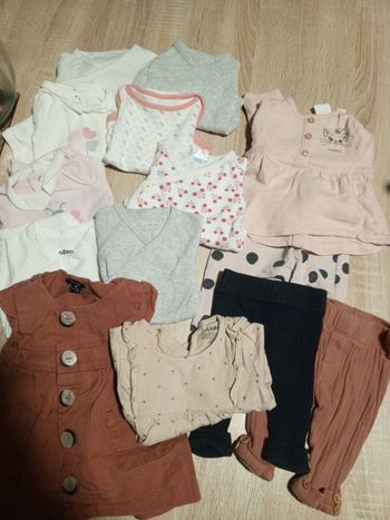 Lot 1 mois fille