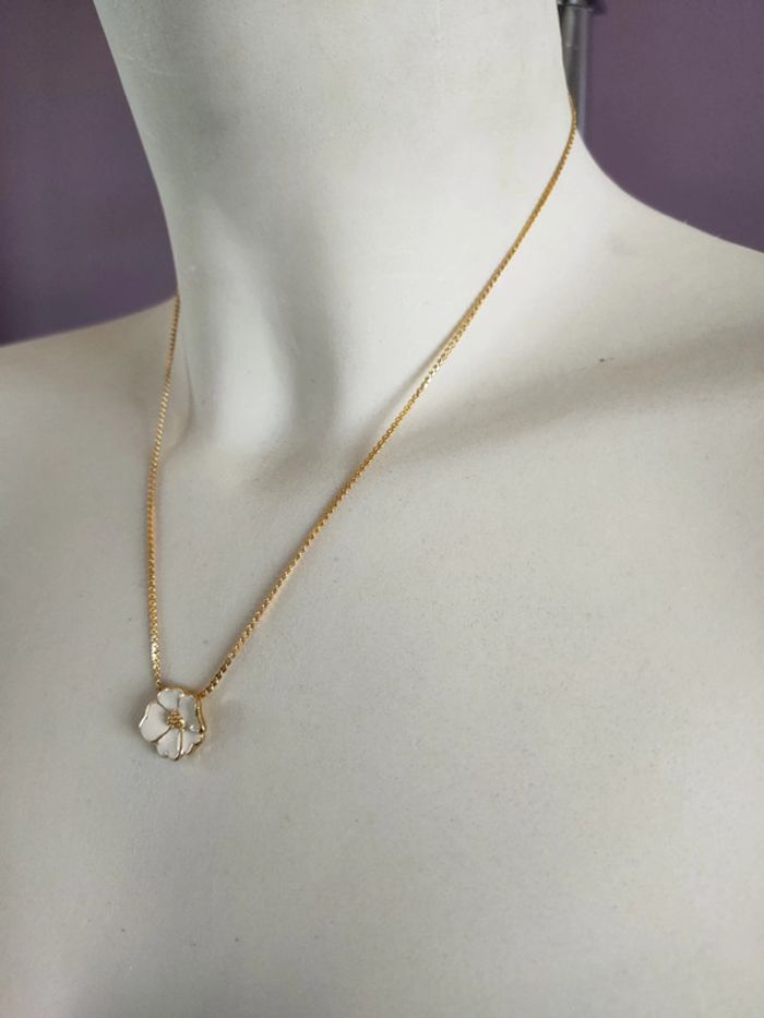 Collier fleur doré - photo numéro 5