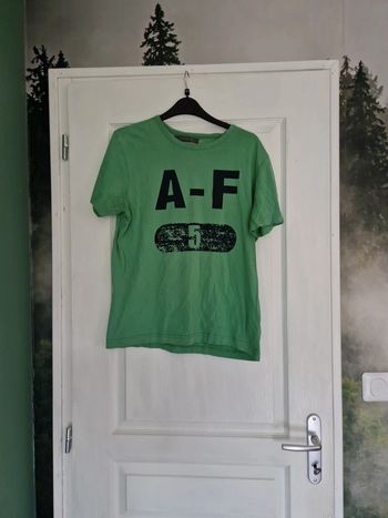 T-shirt vert manches courtes taille m Abercrombie et Fitch
