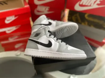Jordan 1 mid smoke grey 2020