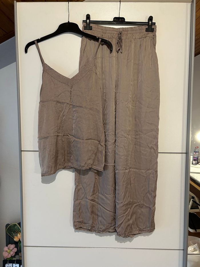 Ensemble pantalon & top beige effet soie – Taille unique (convient S/M) - photo numéro 1