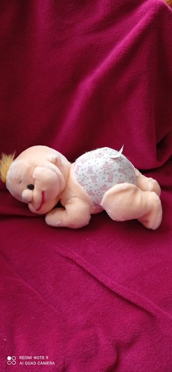 Bébé peluche