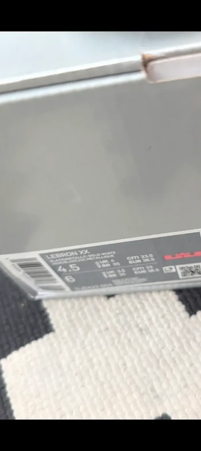 Basket Nike LeBron XX 2.0 dans leurs boîtes - photo numéro 5