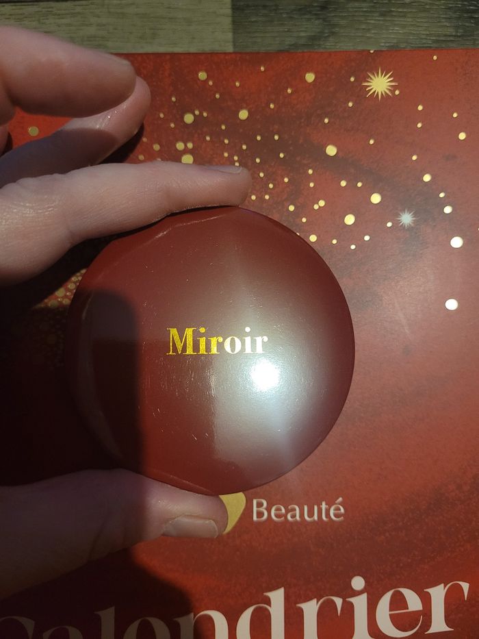 Petit miroir rond rouge Passion Beauté🫧neuf! - photo numéro 2