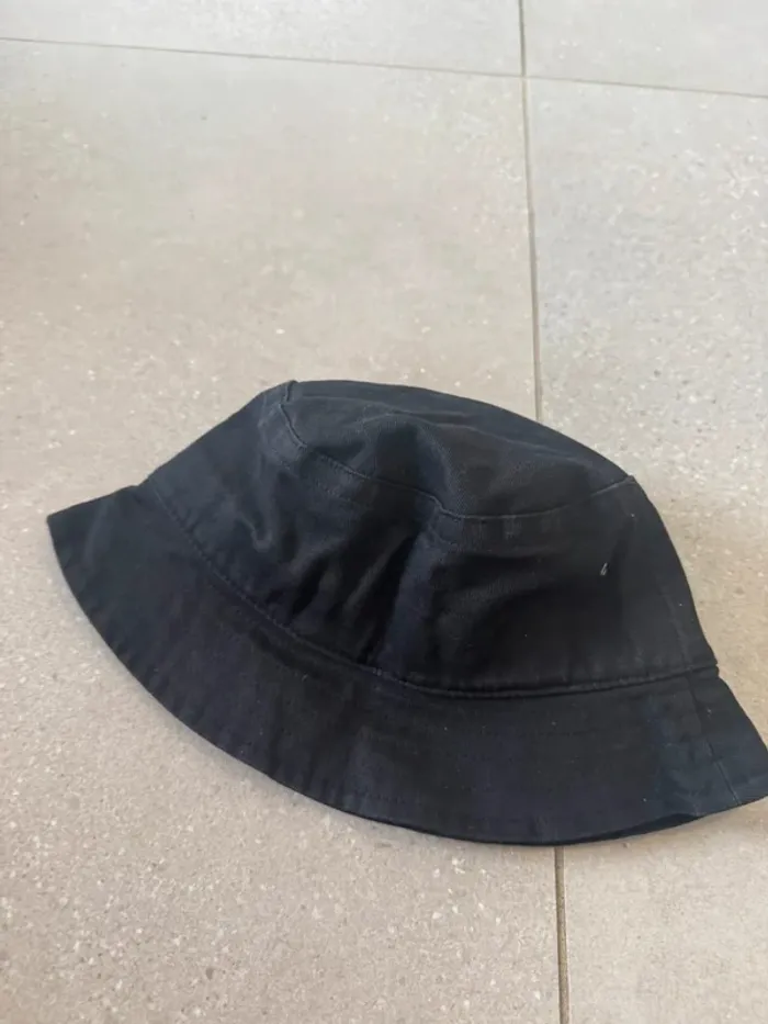 Bob noir Enfant Sauvage, taille unique, très bon état, - photo numéro 2