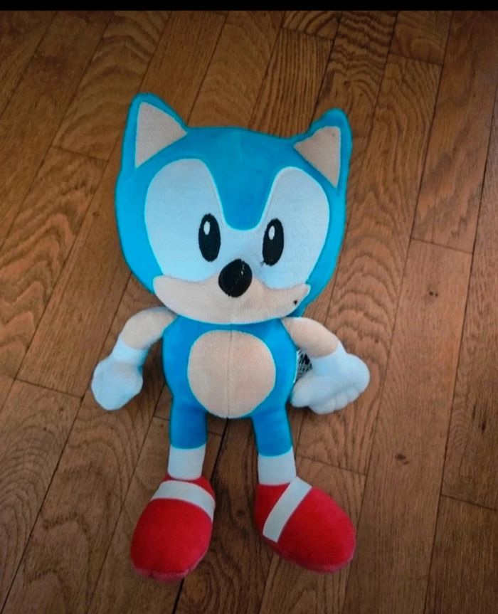 Peluche sonic 30 cm neuve.