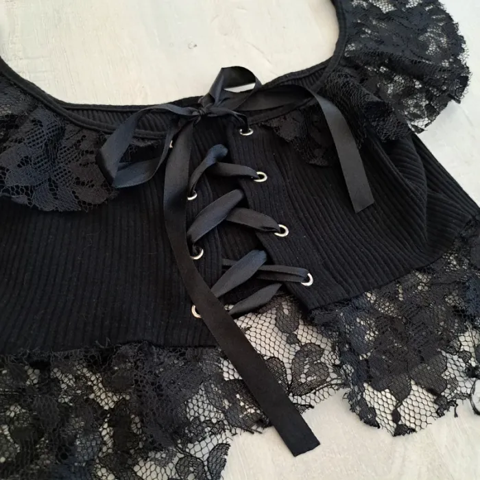 Top dentelle noir - Taille S - laçage - sexy - photo numéro 3