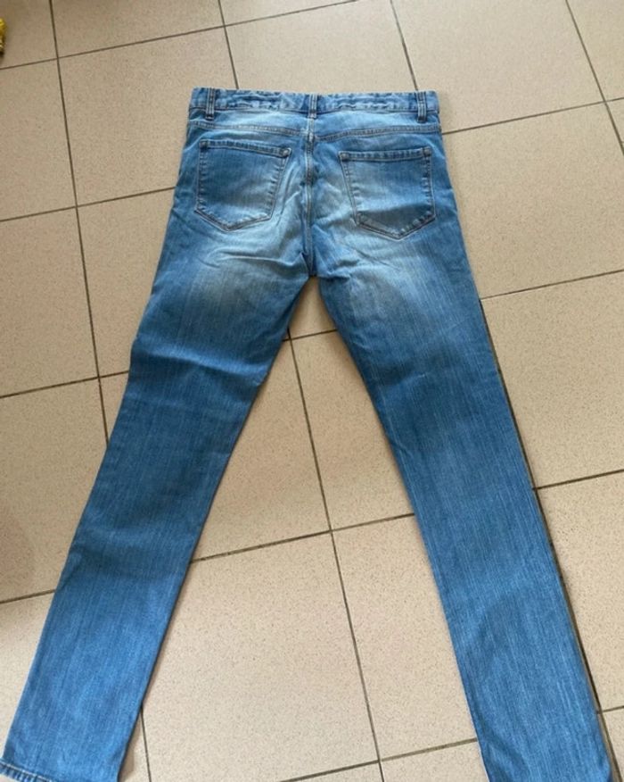 Pantalon, jean de marque Kiabi, taille 40 42 coupe Skinny - photo numéro 3