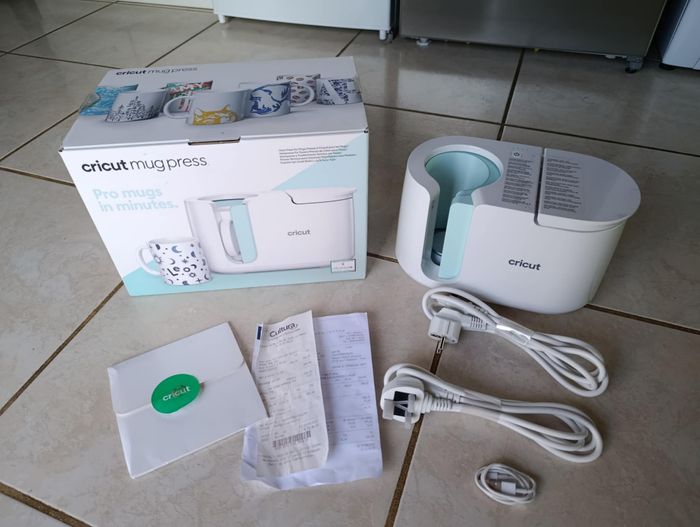 TRES URGENT CRICUT PRESS MUG NEUVE GARANTIE 05/05/2027