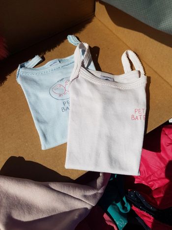 Lot 2 débardeurs Petit Bateau 3 ans