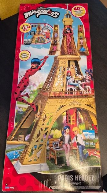 BANDAI - Miraculous - Playset Deluxe Paris - Grande Aire de Jeu Monument 1,20m Neuf Scellé
