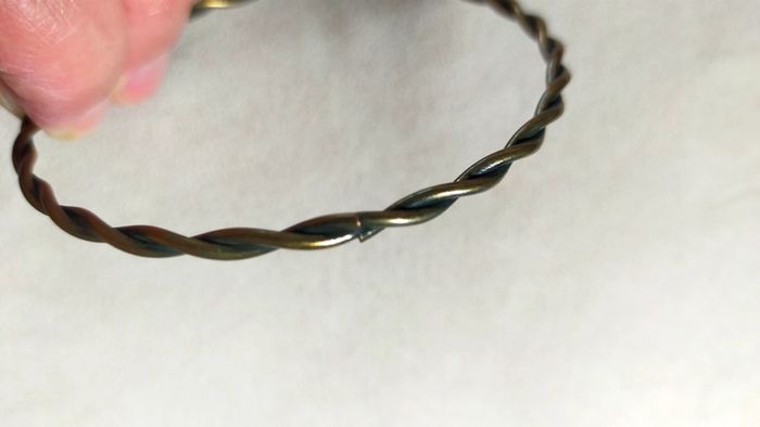 Bracelet rigide torsadé – Collection Sable & Ébène - photo numéro 8