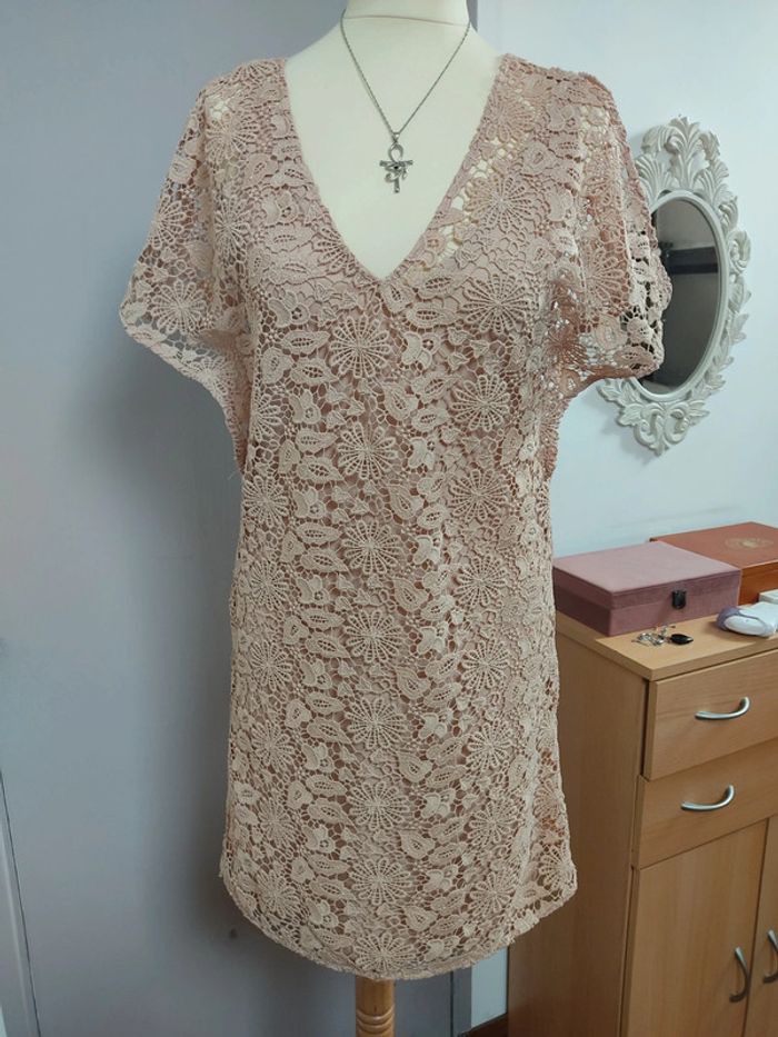 Robe rose poudré à dentelle Zara M 38 TBE - photo numéro 2
