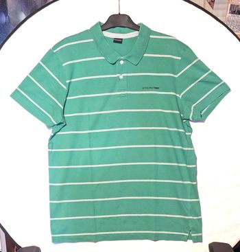 Polo Clockhouse Vert Double Rayures Horizontales Blanches Vêtement Tendance Mode Hommes