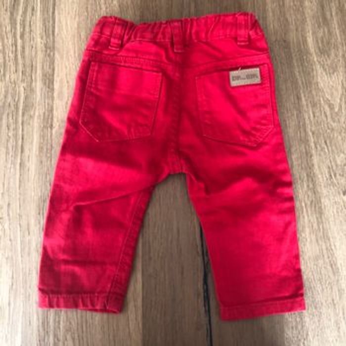 Jean rouge 6 mois - photo numéro 2