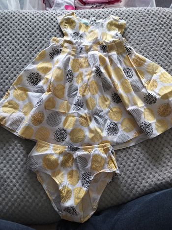 Robe 6 mois très bon état obaïbi 