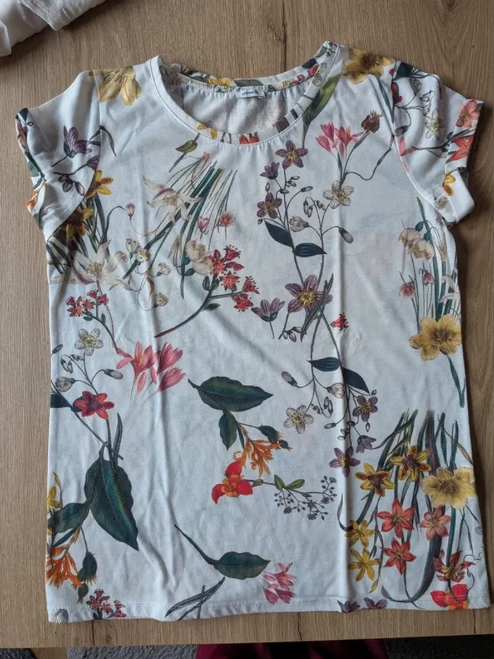 Tee shirt à fleurs