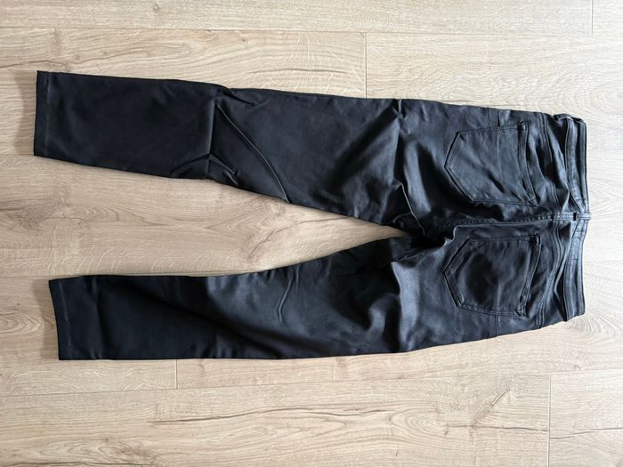 Pantalon en simili cuir Mango - Taille 38 - Porté une seule fois - photo numéro 3