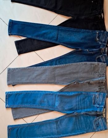 Lot 4 jeans neuf 6A 20€