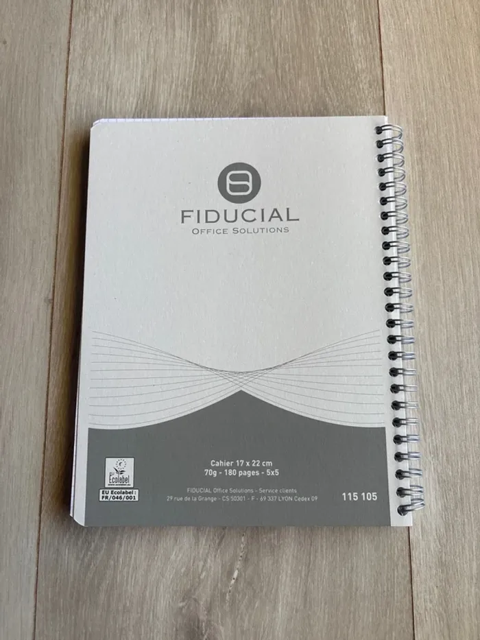 Cahier blanc - photo numéro 3