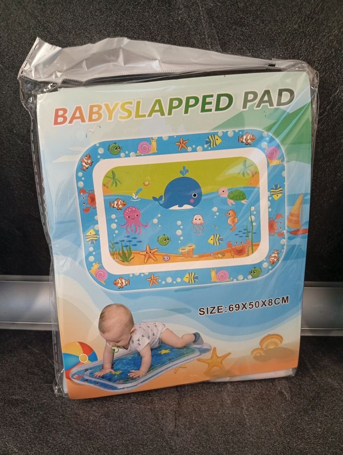 Tapis d'eau bébé gonflable thème baleine mer